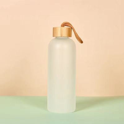 購入 プレミアム 500ml 750ml ガラスの水瓶 オーダーメイド スポーツドリンク ボトル シリコン袖 スタイリッシュで実用的な online manufacture